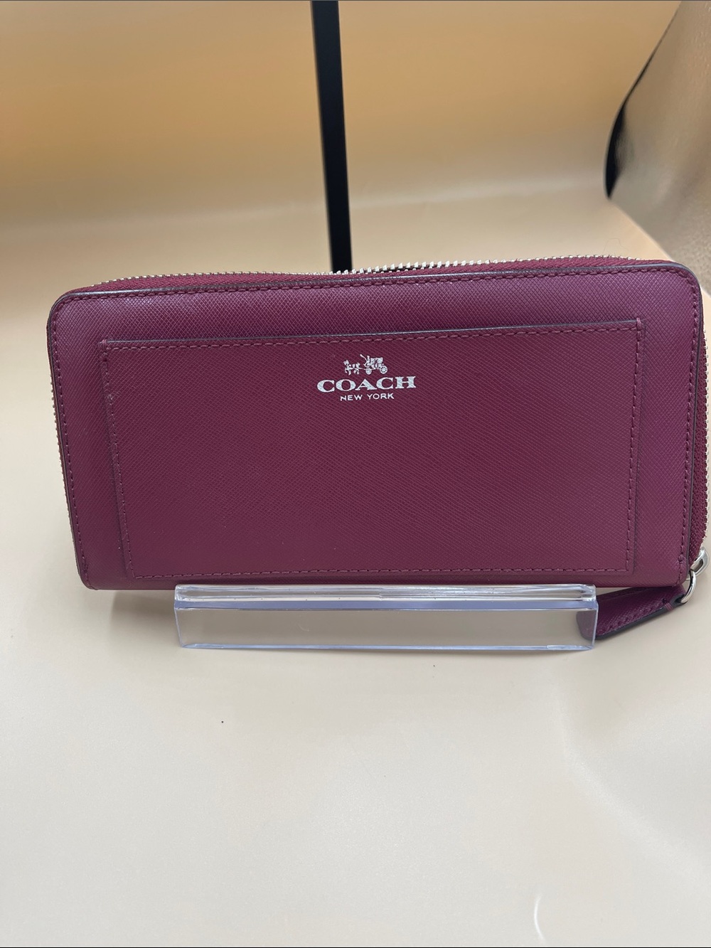 Coach Zip-Around Leather Wallet Classic Beautiful Silver Hardware